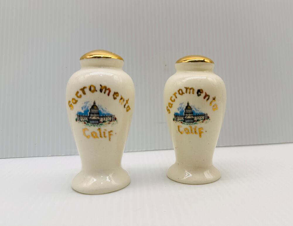 Vintage Sacramento California State Capitol Souvenir S&P Shakers Gold Top Set